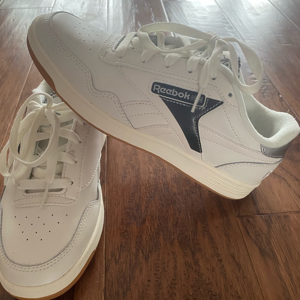 Reebok classics club MEMT leather lace up sneakers